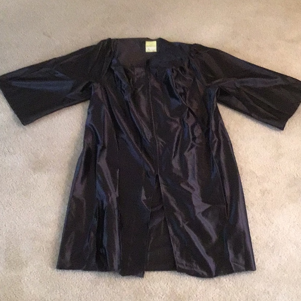 Black Cap and Gown, Size Medium Unisex - Picture 4 of 13